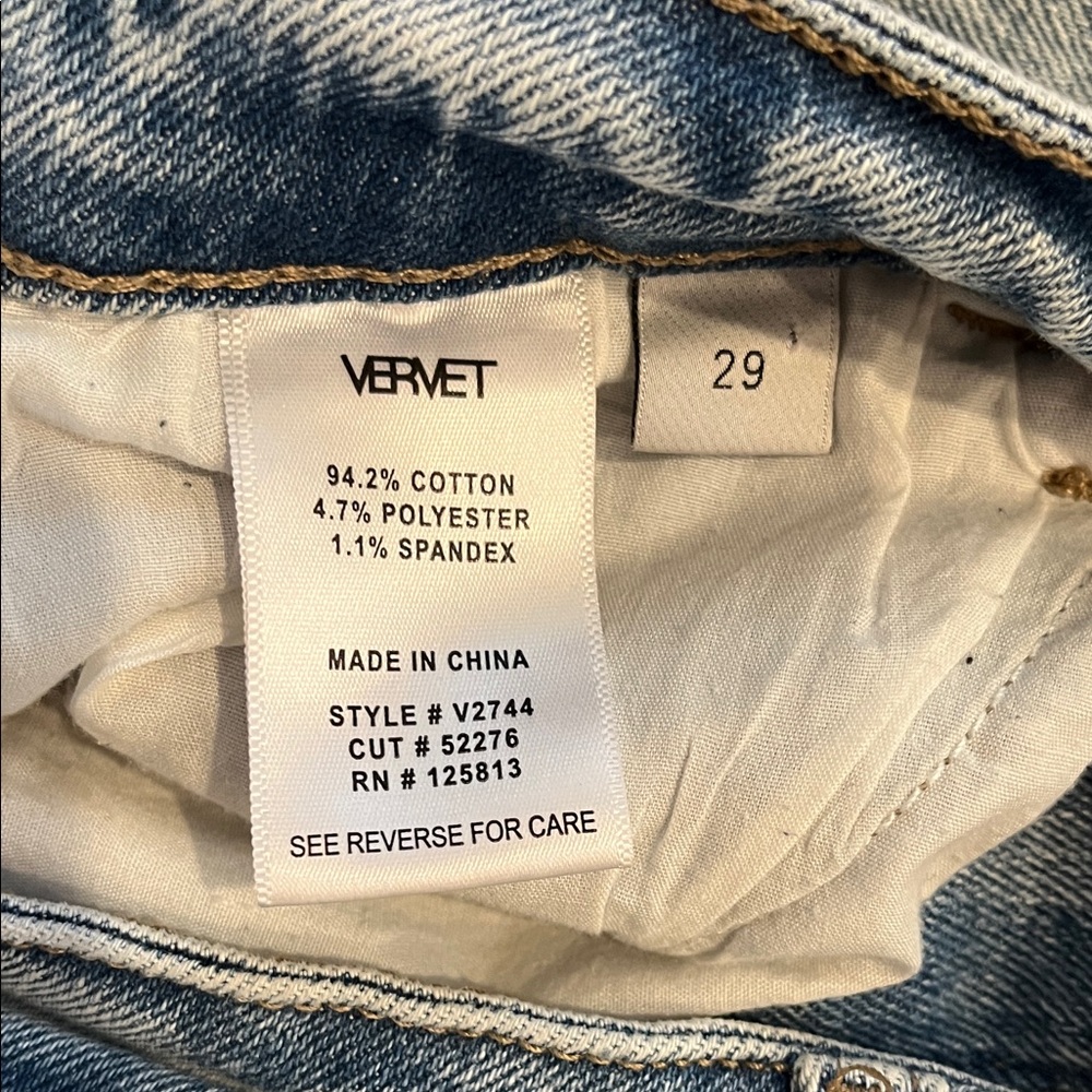 Stylish Women's Distressed Blue Jeans - Picture 3 of 4